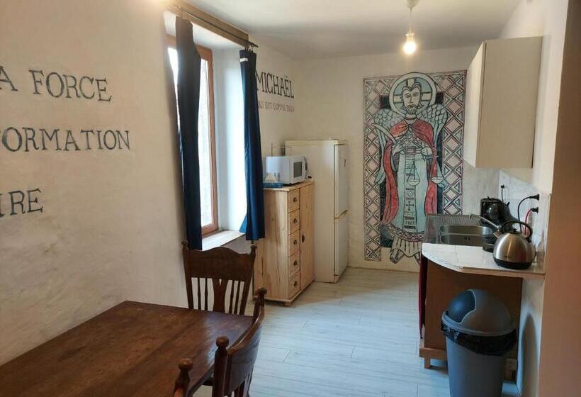 مبيت وإفطار Cafe Vals