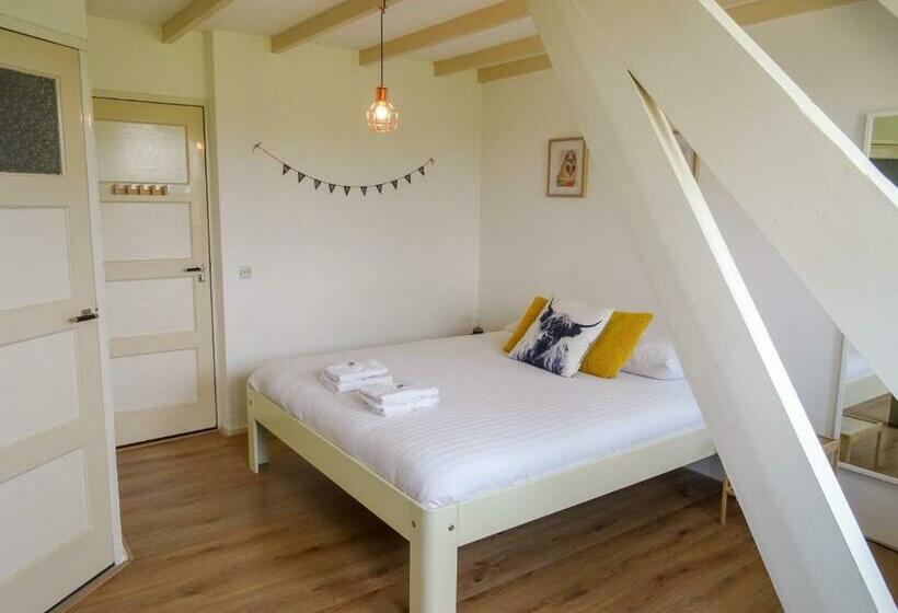 Bed And Breakfast Maas En Waal