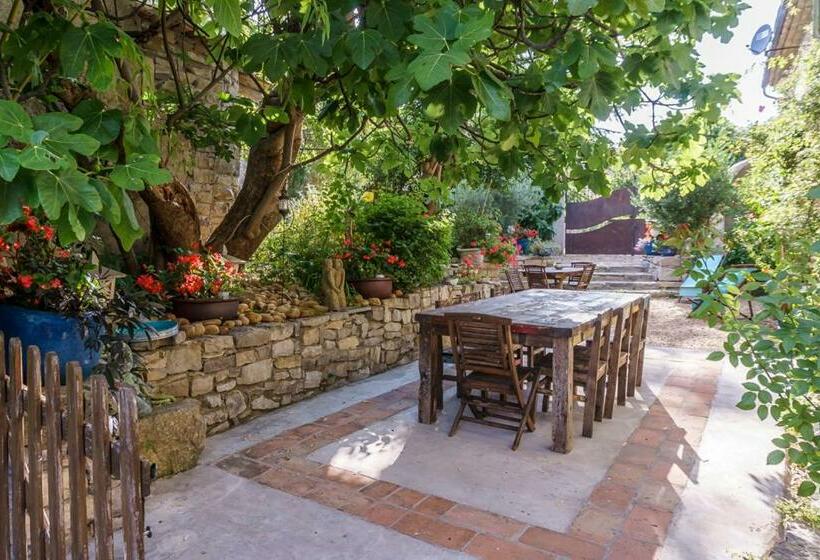 مبيت وإفطار Mas Des Carnassoles