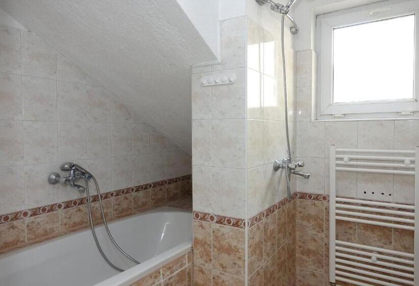 فندق семеен хотел орфей