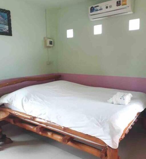 Hotel เพชร รีสอร์ท นครไทย Phet Resort, Nakhonthai