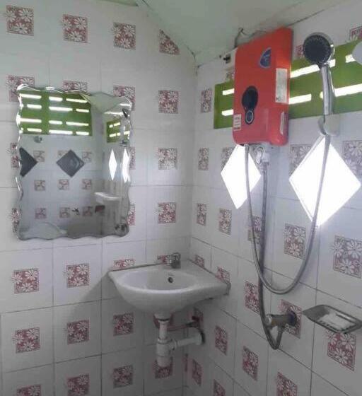 Hotel เพชร รีสอร์ท นครไทย Phet Resort, Nakhonthai