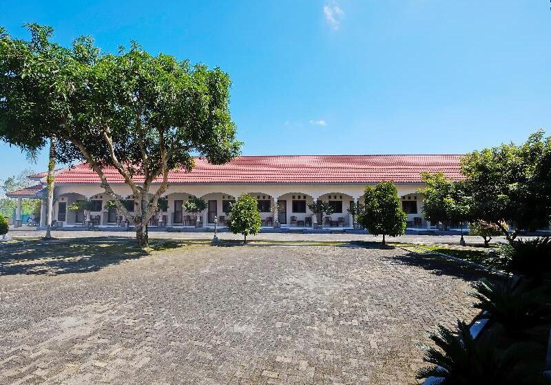 Collection O 91046 Hotel Remaja Indah Masamba