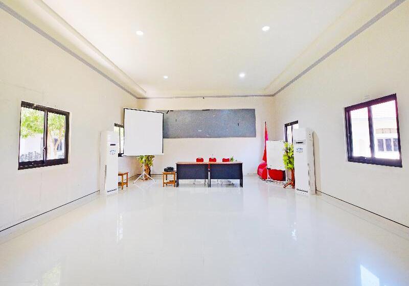 Collection O 91046 Hotel Remaja Indah Masamba