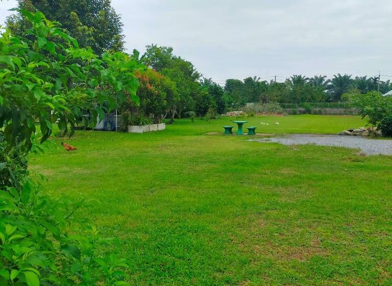 בית מלון כפרי Davy Cottage Phuket