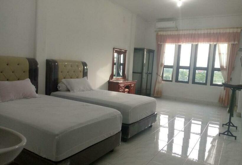 בית מלון כפרי Homestay Hilal Meulaboh Syariah Redpartner