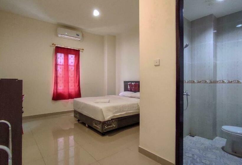 ホテル Reddoorz @ Jalan Ratahan Minahasa Tenggara