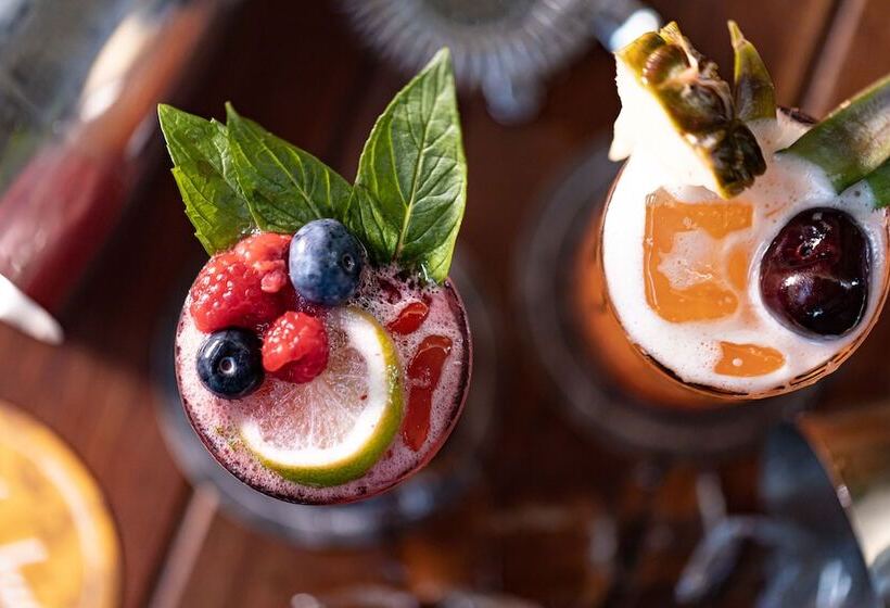 هتل The Peakhurst