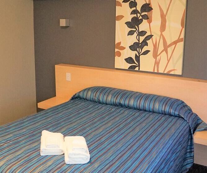 Mill Hotel Milperra Panania