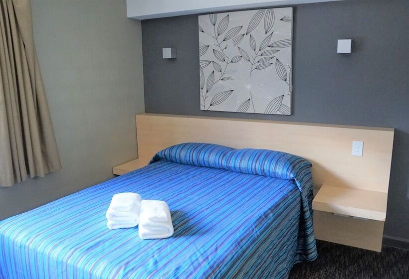 Mill Hotel Milperra Panania