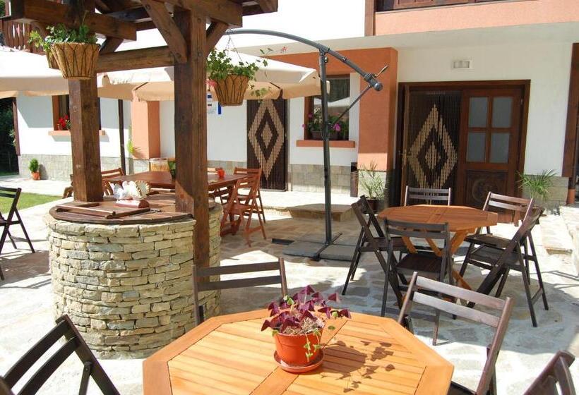 פנסיון Guest House Savina