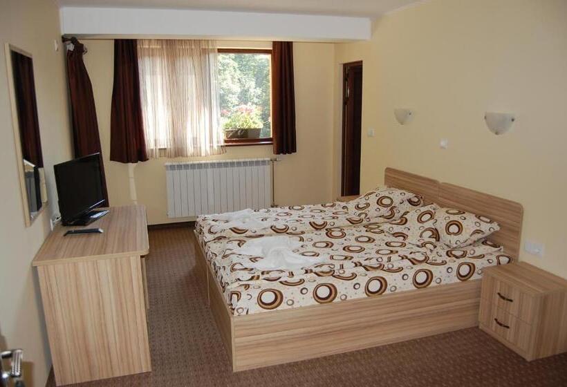 פנסיון Guest House Savina