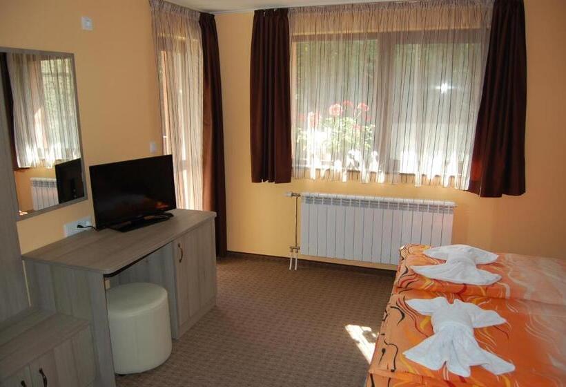 פנסיון Guest House Savina