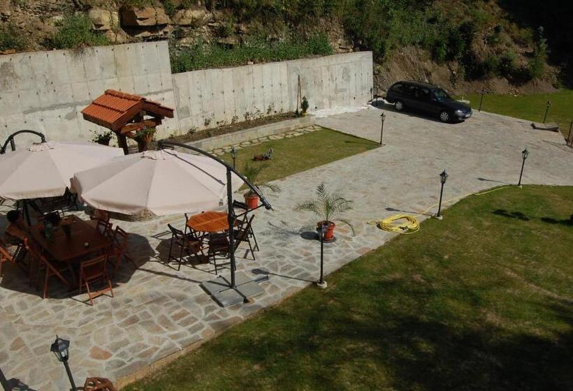 פנסיון Guest House Savina