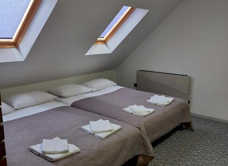 פנסיון Rancho Resort