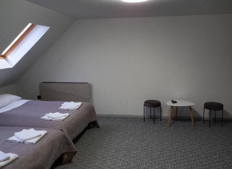 פנסיון Rancho Resort