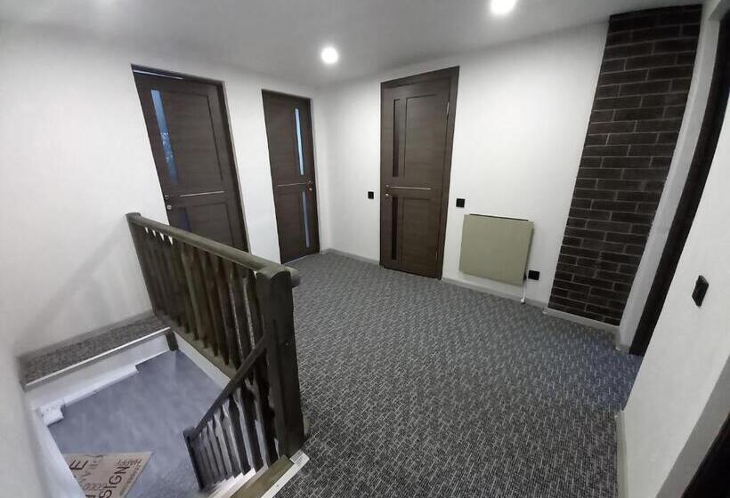 פנסיון Rancho Resort