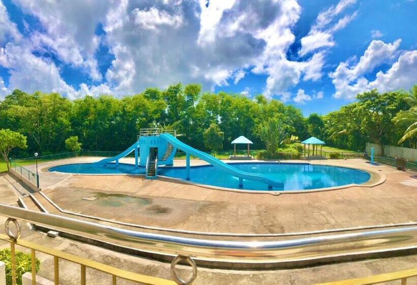 Queens Island Golf And Resort