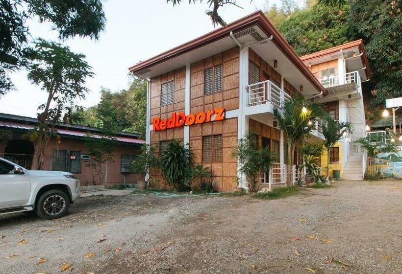 Reddoorz @ Camp Saint John Hotel La Union