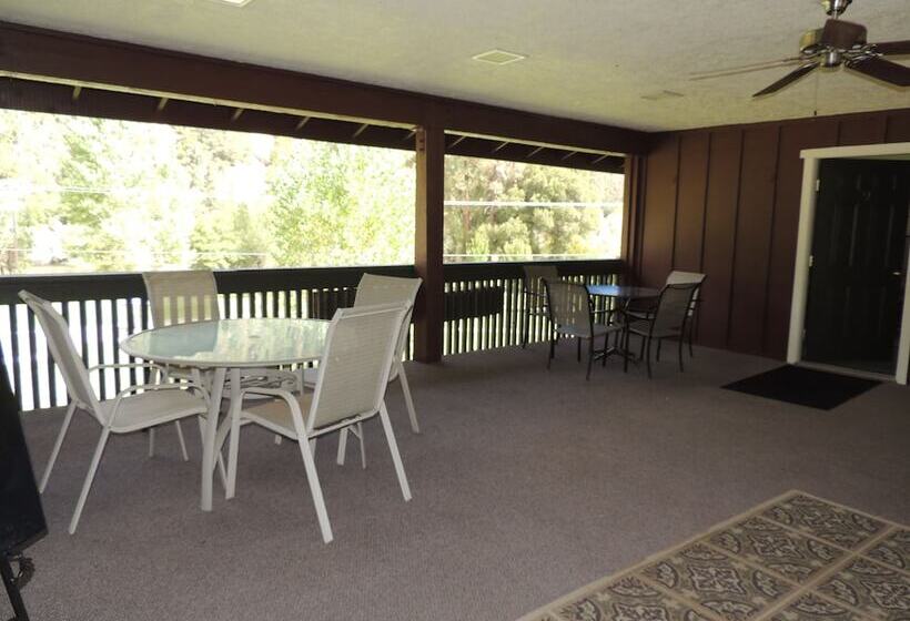 리조트 Indian Creek Lodge