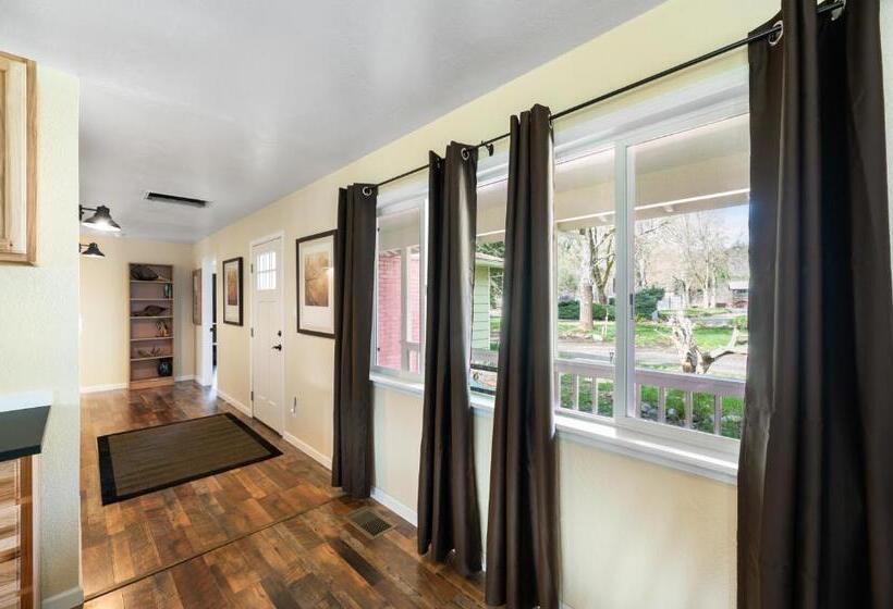 리조트 Indian Creek Lodge