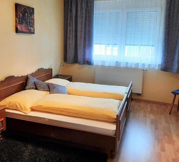 Общежитие Gasthof Familie Hutter