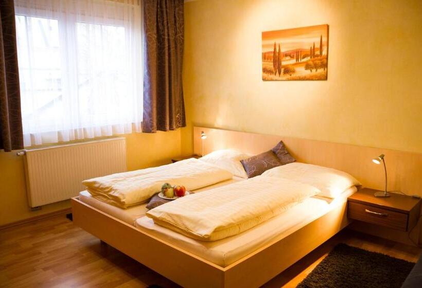 Общежитие Gasthof Familie Hutter