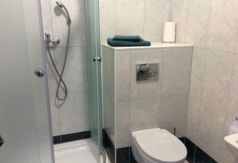 הוסטל Letisko Dubová