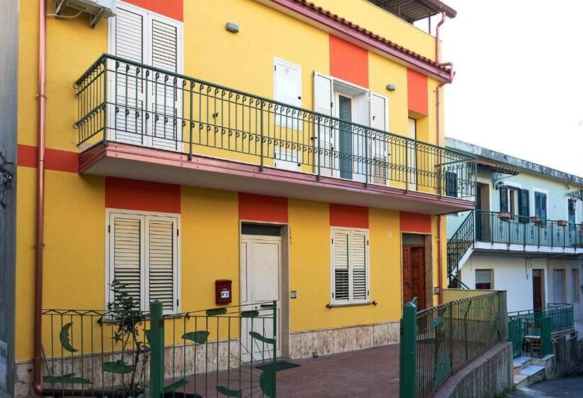 Bed and Breakfast Bouganville House   Casa Vacanze