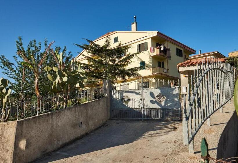 Bed and Breakfast Bouganville House   Casa Vacanze