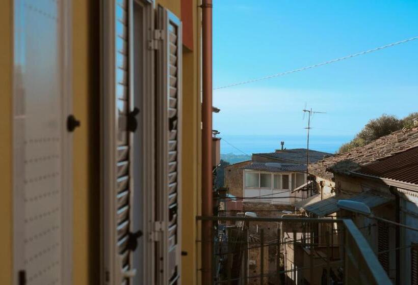 Bed and Breakfast Bouganville House   Casa Vacanze