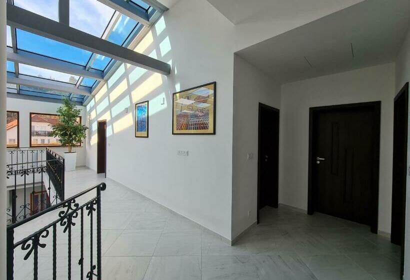 Bed and Breakfast Atrium Accomm