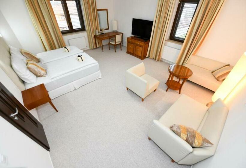 Bed and Breakfast Atrium Accomm