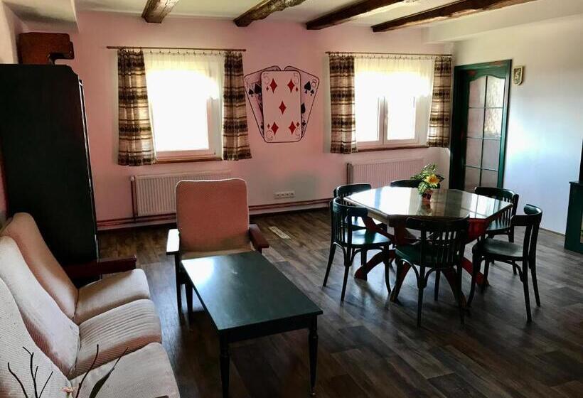 צימר Bendovský Dvůr