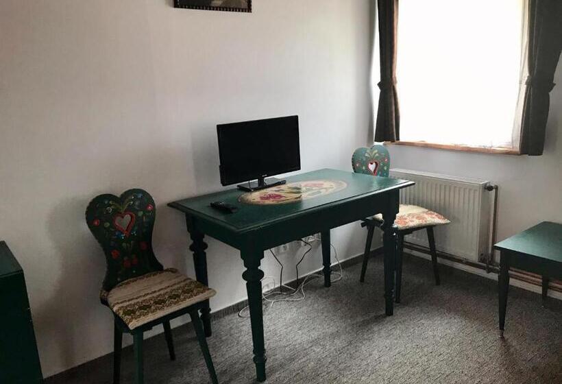 צימר Bendovský Dvůr