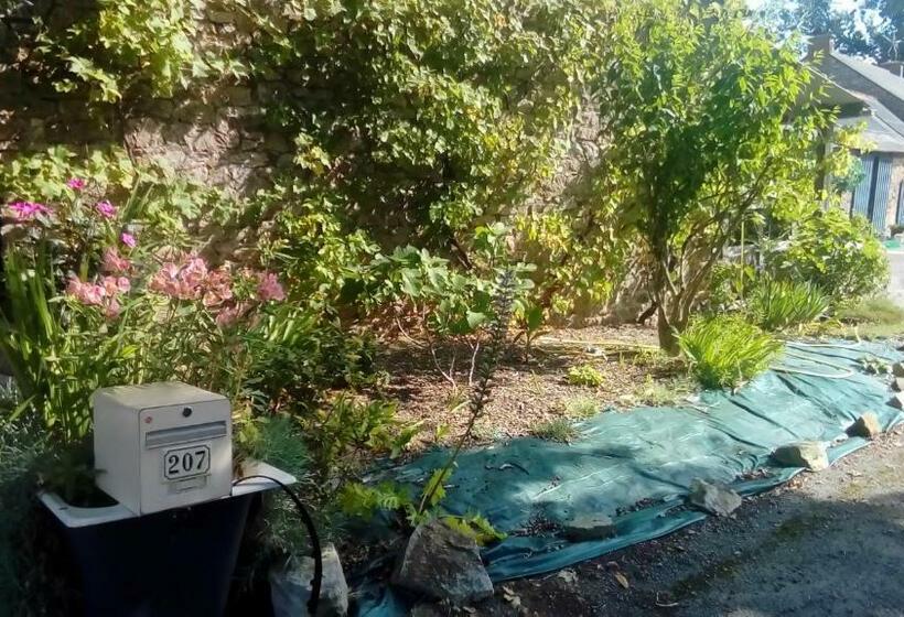 צימר Bienvenue Chez Joëlle Et André Au 207