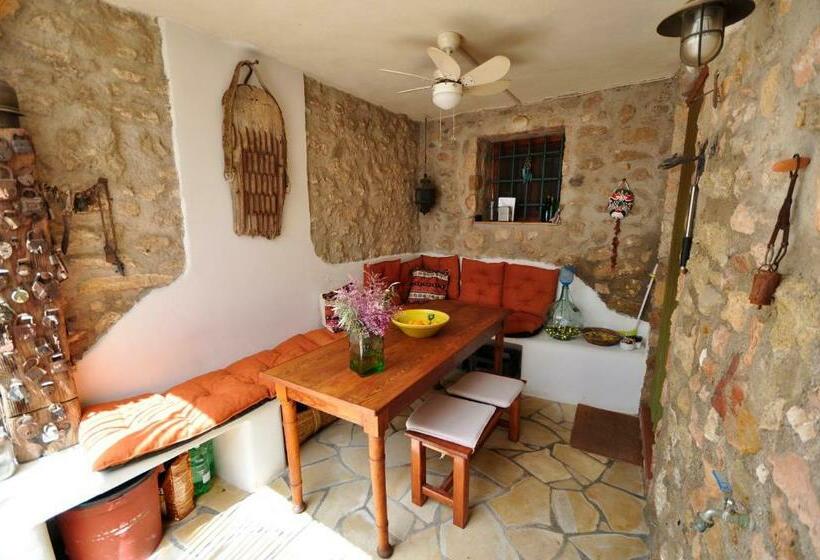 مبيت وإفطار Dachterrassenzimmer In Romantischem Landhaus Mit Pool