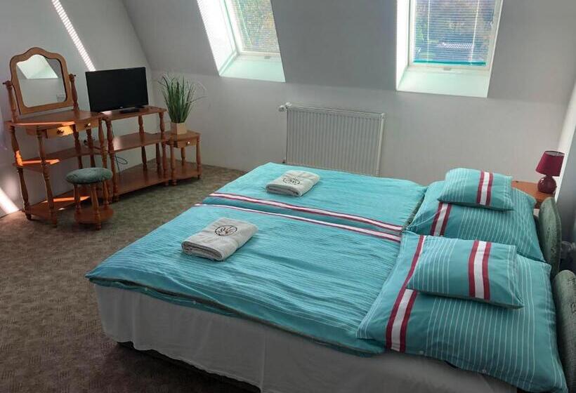 צימר Korona Panzió