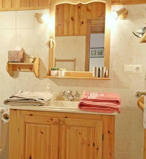 ベッドアンドブレックファースト Les Chambres Du Chataignier