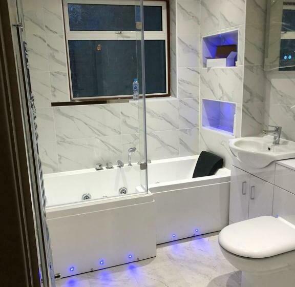 مبيت وإفطار Ponders End