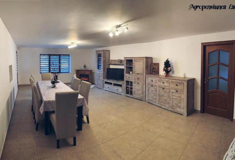 בית מלון כפרי Agropensiunea La Uța