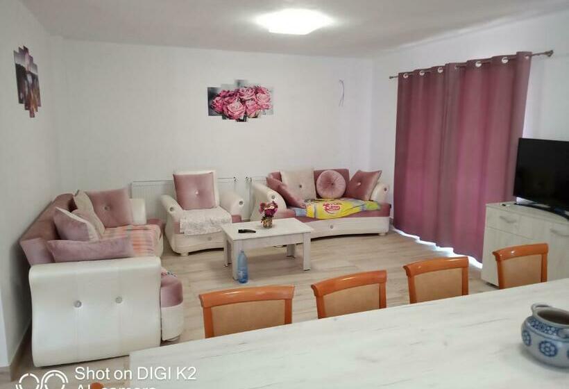 ホテル Agropensiunea Răzvan