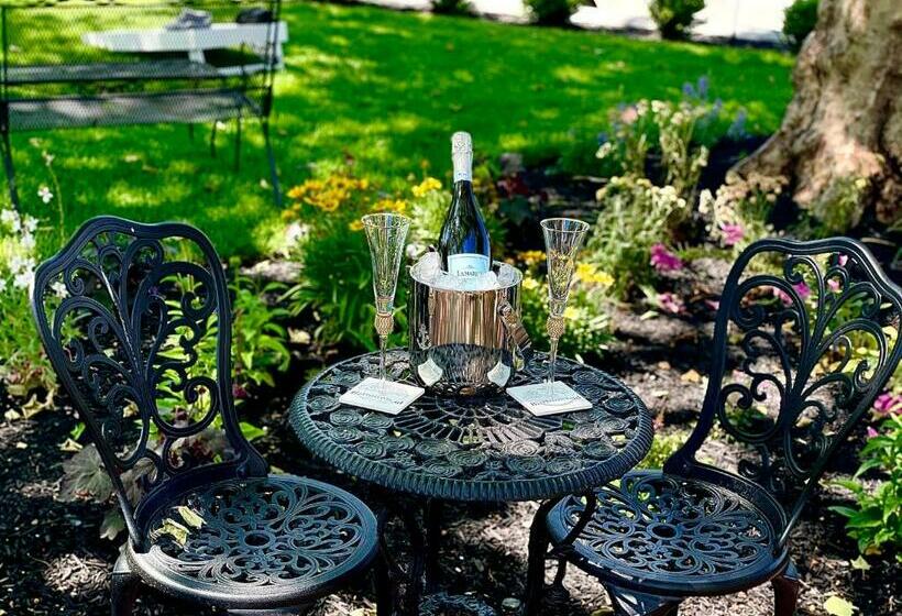 فندق Buttonwood Boutique