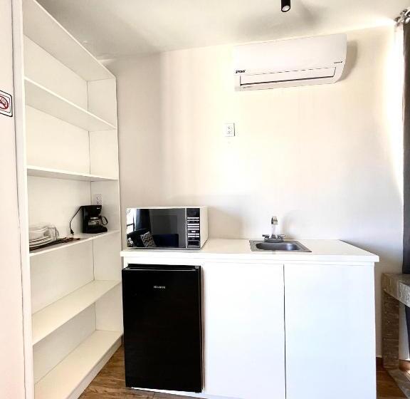 Отель Capital Suites