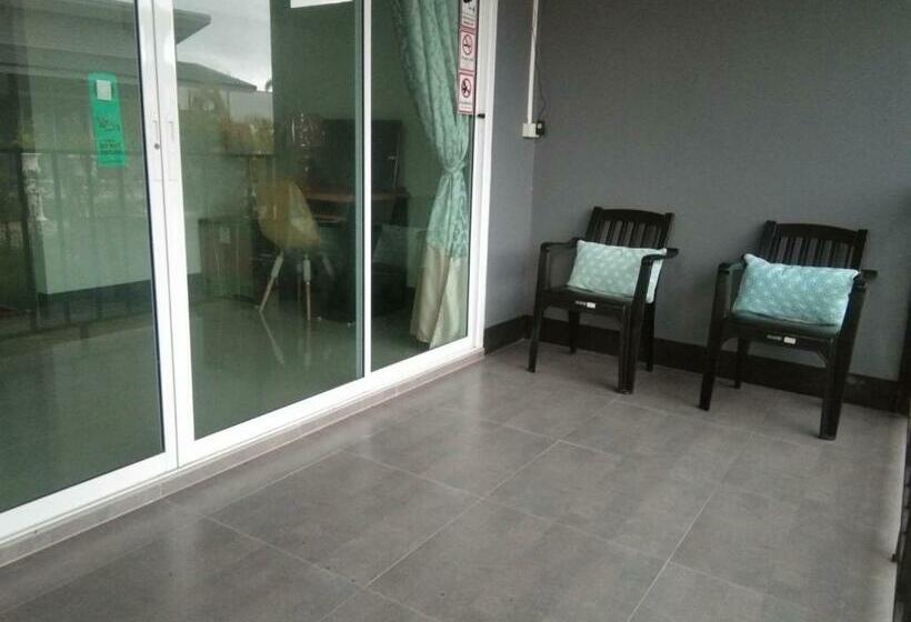 Отель Cessna Park Resort And