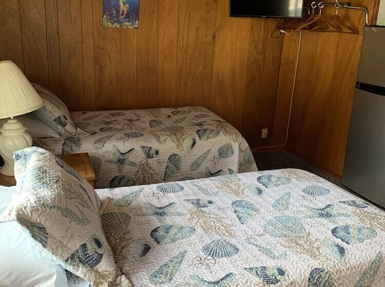 فندق Curley S Resort & Dive Center