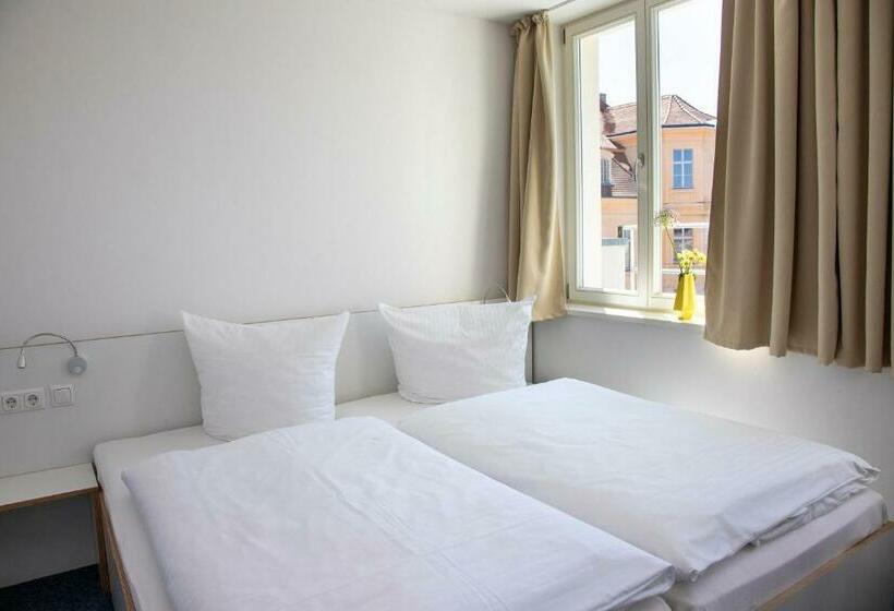 ホテル Gästehaus Reckahn Der Rochow Akademie