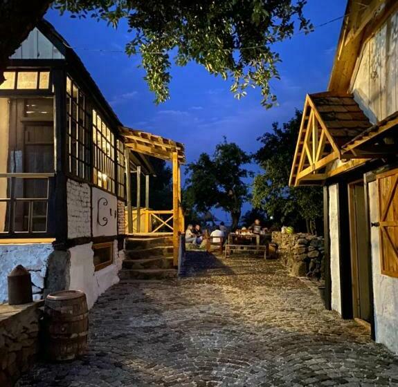 בית מלון כפרי Hnameni Bovadzor Lodge