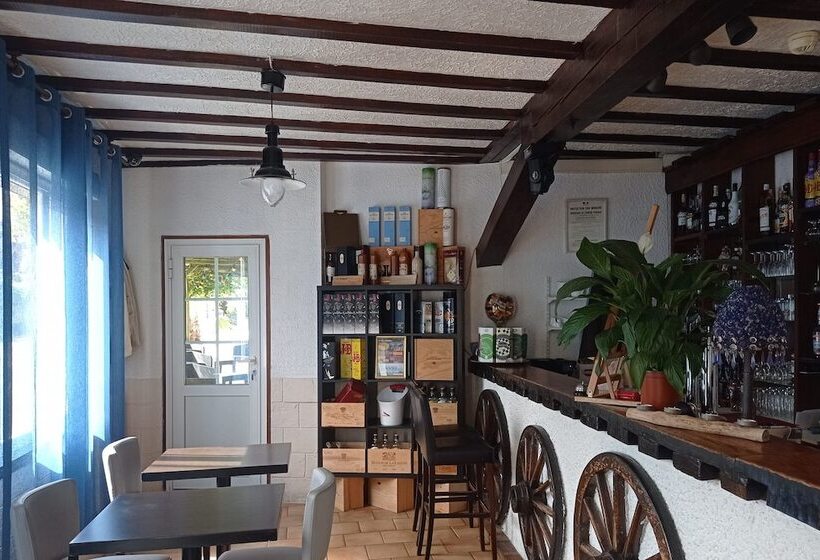 בית מלון כפרי L  Auberge Campagnarde, Lourdes