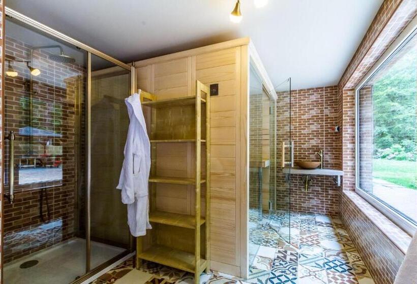 Отель Penzion Kokorin Forest Villa